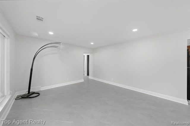 21715 Dexter Court, Warren, MI 48089
