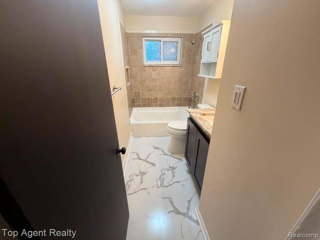 21715 Dexter Court, Warren, MI 48089