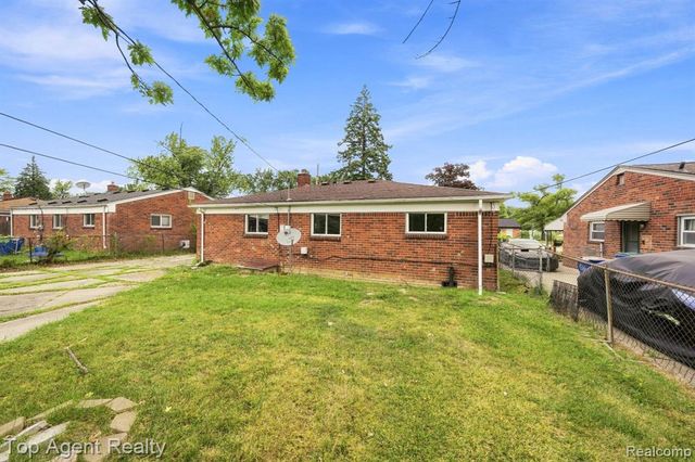 21715 Dexter Court, Warren, MI 48089