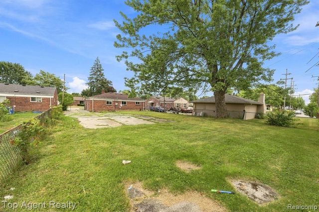 21715 Dexter Court, Warren, MI 48089