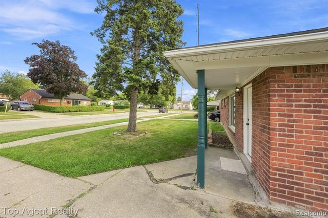 21715 Dexter Court, Warren, MI 48089