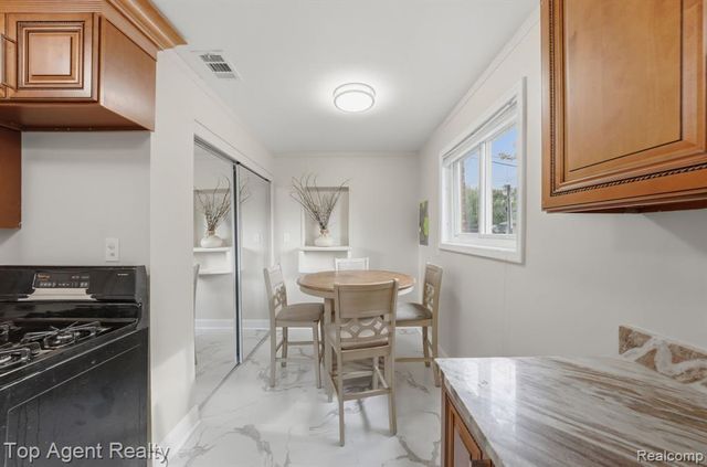 21715 Dexter Court, Warren, MI 48089