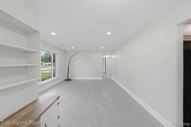 21715 Dexter Court, Warren, MI 48089