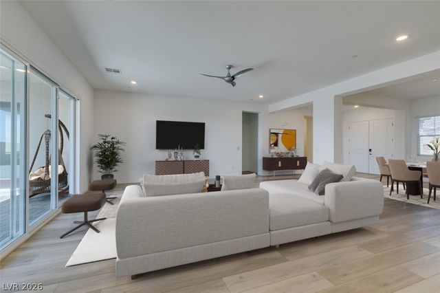 10869 Grace Landing Avenue, Las Vegas, NV 89166