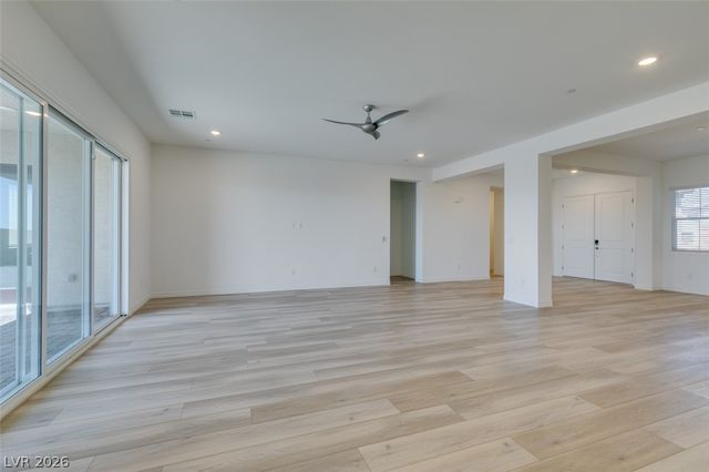 10869 Grace Landing Avenue, Las Vegas, NV 89166