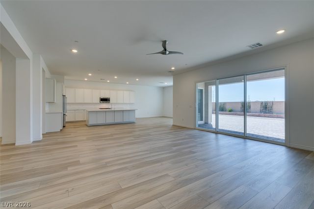 10869 Grace Landing Avenue, Las Vegas, NV 89166