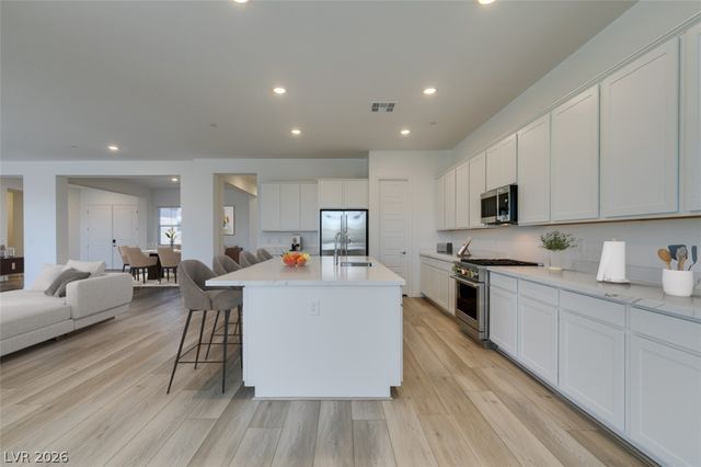 10869 Grace Landing Avenue, Las Vegas, NV 89166