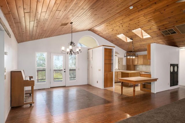 37667 Eagle Drive, Raymond, CA 93653