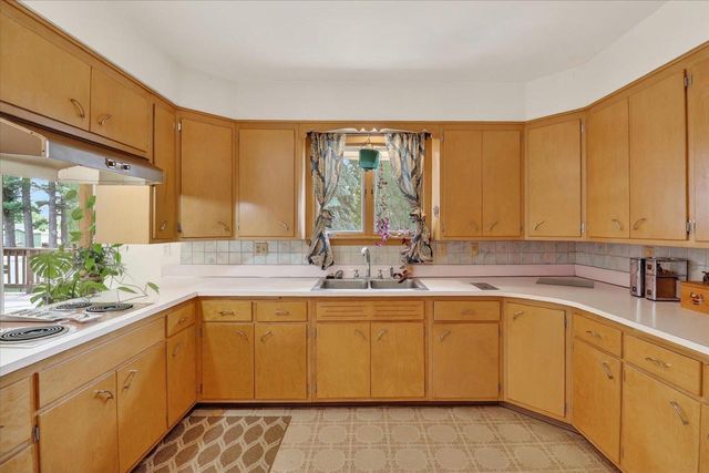 225 N Cairo Avenue, Jefferson, WI 53549