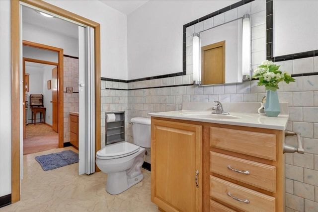 225 N Cairo Avenue, Jefferson, WI 53549