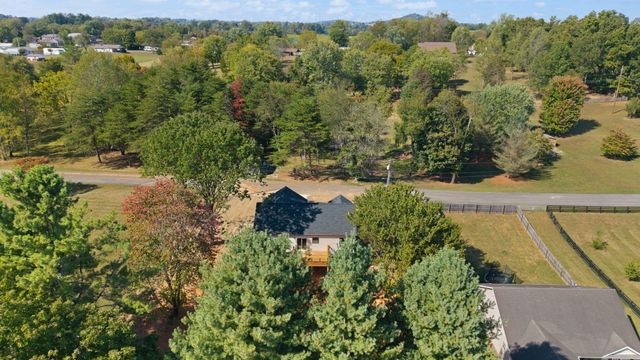 332 Country Hill Drive, Somerset, KY 42503