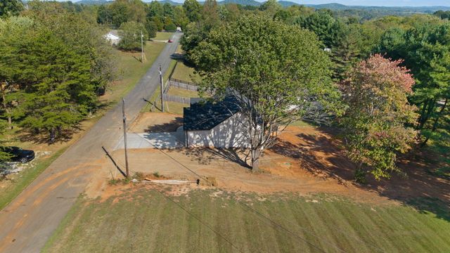 332 Country Hill Drive, Somerset, KY 42503