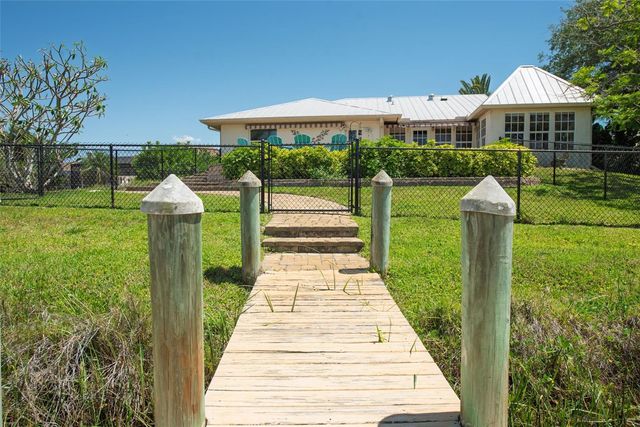 880 LEMON BAY DRIVE, Venice, FL 34293
