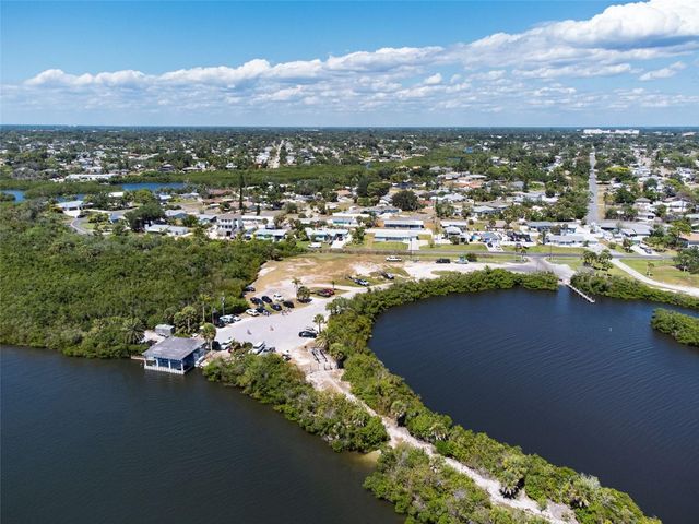 880 LEMON BAY DRIVE, Venice, FL 34293