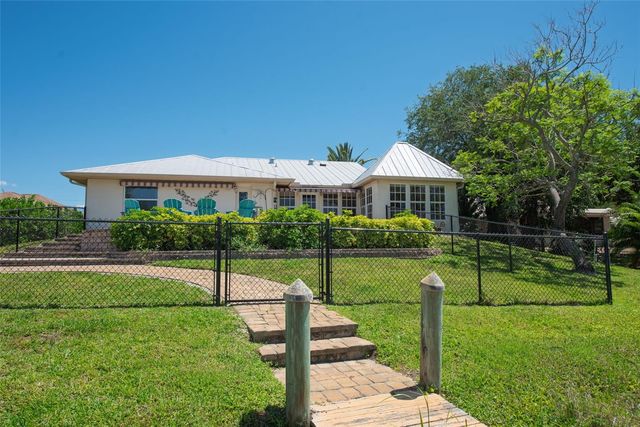 880 LEMON BAY DRIVE, Venice, FL 34293