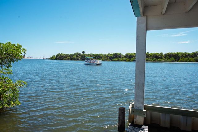 880 LEMON BAY DRIVE, Venice, FL 34293