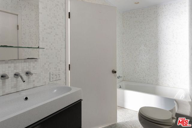 1740 Kilbourn Street, Los Angeles, CA 90065