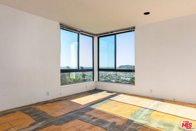 1740 Kilbourn Street, Los Angeles, CA 90065