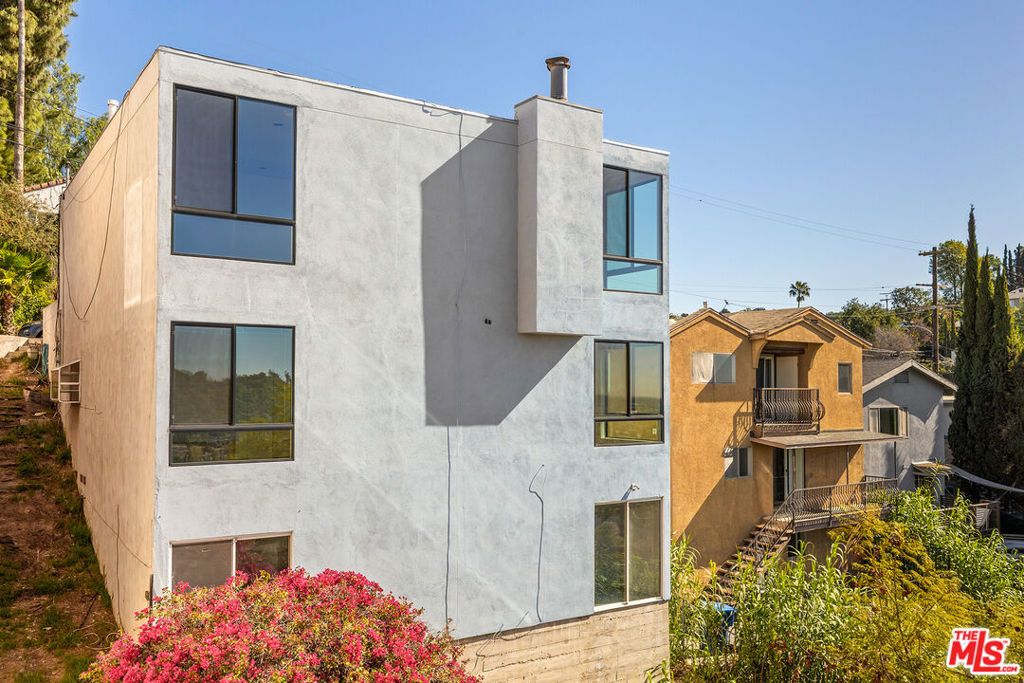 1740 Kilbourn Street, Los Angeles, CA 90065