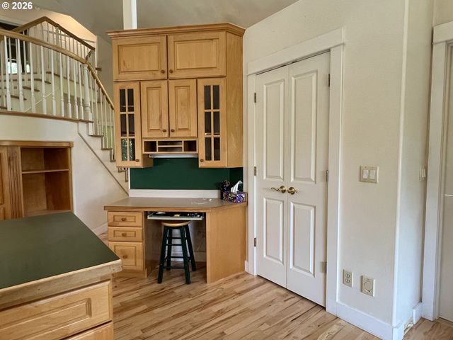 28544 CROW Rd, Eugene, OR 97402