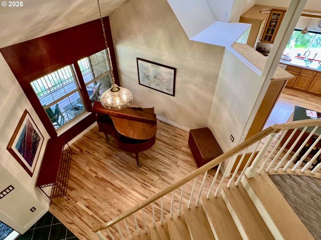 28544 CROW Rd, Eugene, OR 97402