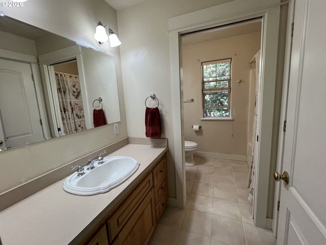 28544 CROW Rd, Eugene, OR 97402
