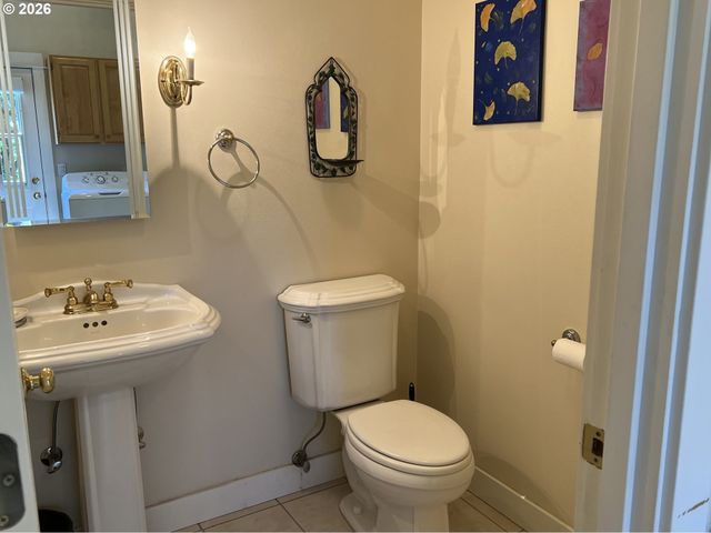 28544 CROW Rd, Eugene, OR 97402