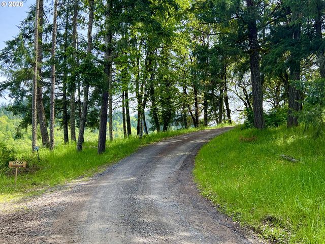 28544 CROW Rd, Eugene, OR 97402