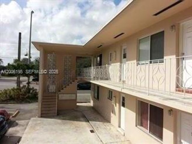 14305 NE 6th Avenue, North Miami, FL 33161