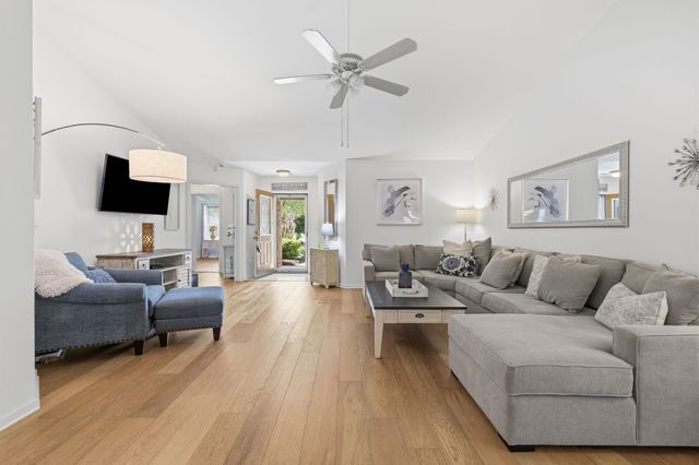 118 Wildflower Trail, Pawleys Island, SC 29585