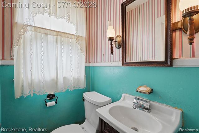 18939 Santa Barbara Drive, Detroit, MI 48221