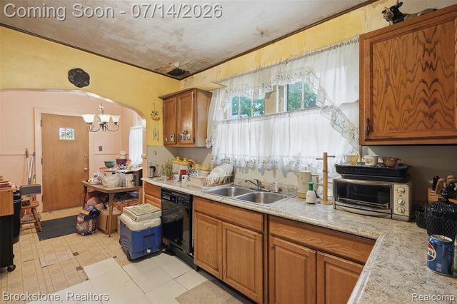 18939 Santa Barbara Drive, Detroit, MI 48221