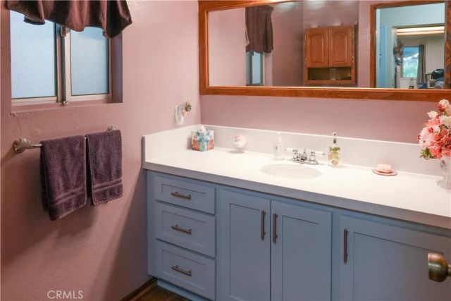 32801 Encina Dr, Running Springs, CA 92382