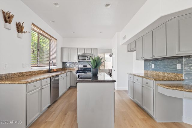 11530 W PALM BROOK Drive, Avondale, AZ 85392