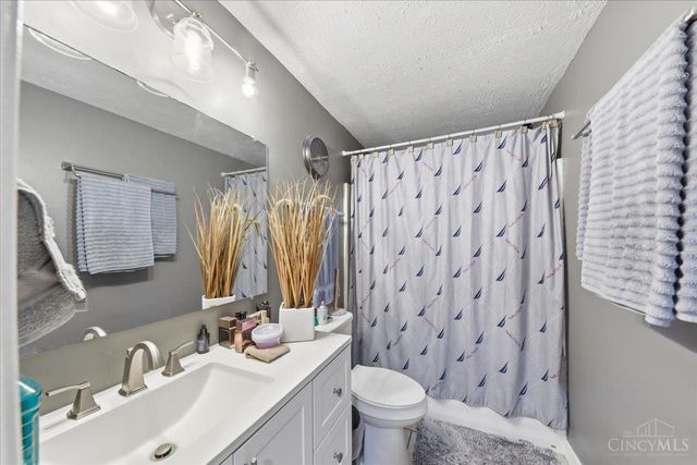 10264 Snowflake Lane, Colerain Twp, OH 45251