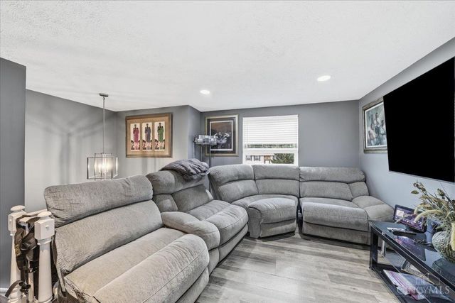 10264 Snowflake Lane, Colerain Twp, OH 45251