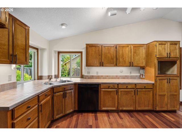 16768 Nw PAISLEY Dr, Beaverton, OR 97006