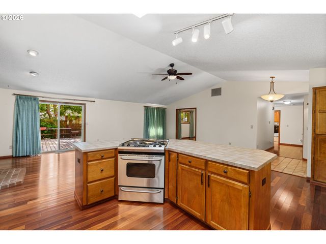 16768 Nw PAISLEY Dr, Beaverton, OR 97006
