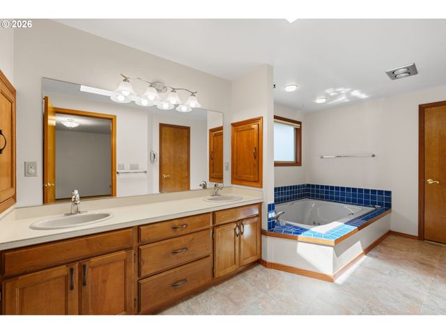 16768 Nw PAISLEY Dr, Beaverton, OR 97006