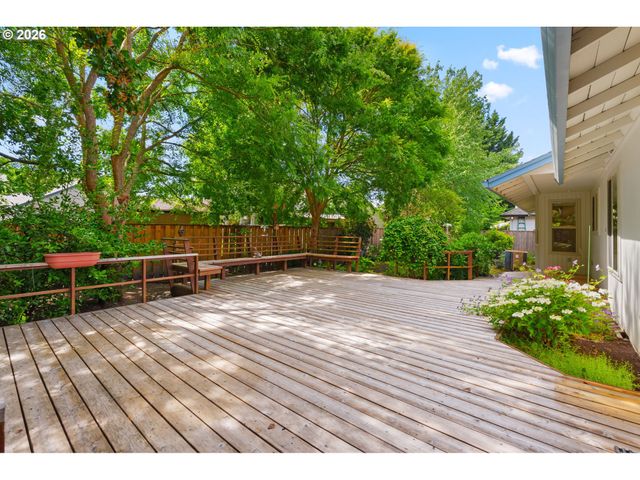 16768 Nw PAISLEY Dr, Beaverton, OR 97006