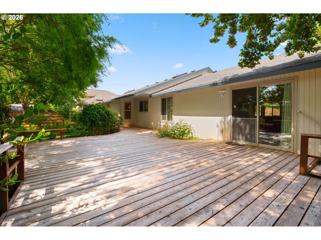 16768 Nw PAISLEY Dr, Beaverton, OR 97006