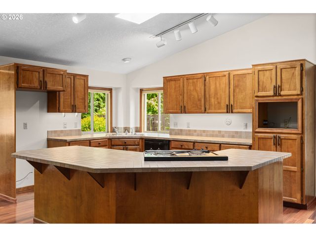16768 Nw PAISLEY Dr, Beaverton, OR 97006