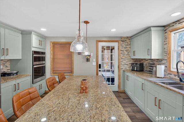 64 Cromwell Street, Hartford, CT 06114