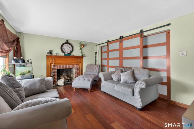 64 Cromwell Street, Hartford, CT 06114