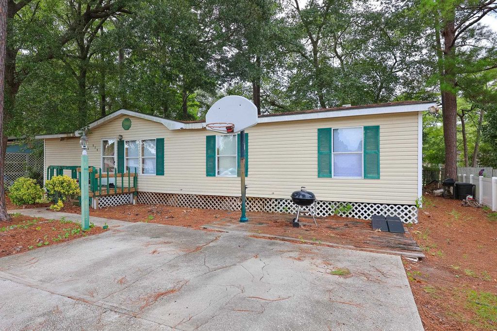 870 Pinetops Dr., Conway, SC 29526