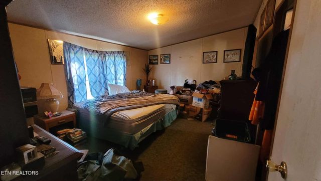 1794 Holloway Ridge Rd, Spring City, TN 37381