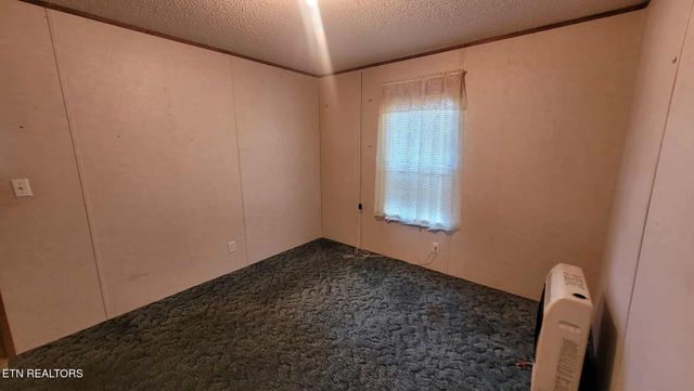 1794 Holloway Ridge Rd, Spring City, TN 37381