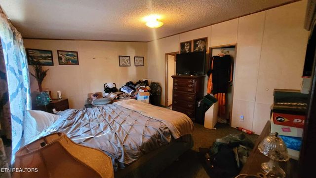 1794 Holloway Ridge Rd, Spring City, TN 37381