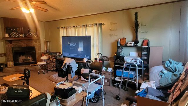 1794 Holloway Ridge Rd, Spring City, TN 37381