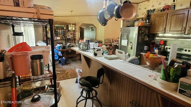 1794 Holloway Ridge Rd, Spring City, TN 37381